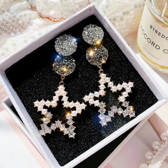 Jewelry - 💎pearl crystal star earrings